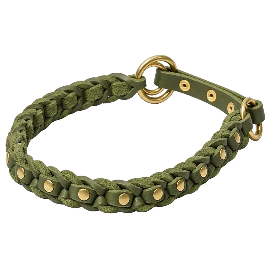 Geflochtenes Zugstopp-Halsband La Donna aus Fettleder in Oliv mit Nieten und Ringen aus Messing
