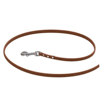 Biothane-Schleppleine ohne Handschlaufe in Mittelbraun, locker zum Kreis gelegt, mit Chrom-Karabiner und drei Nieten