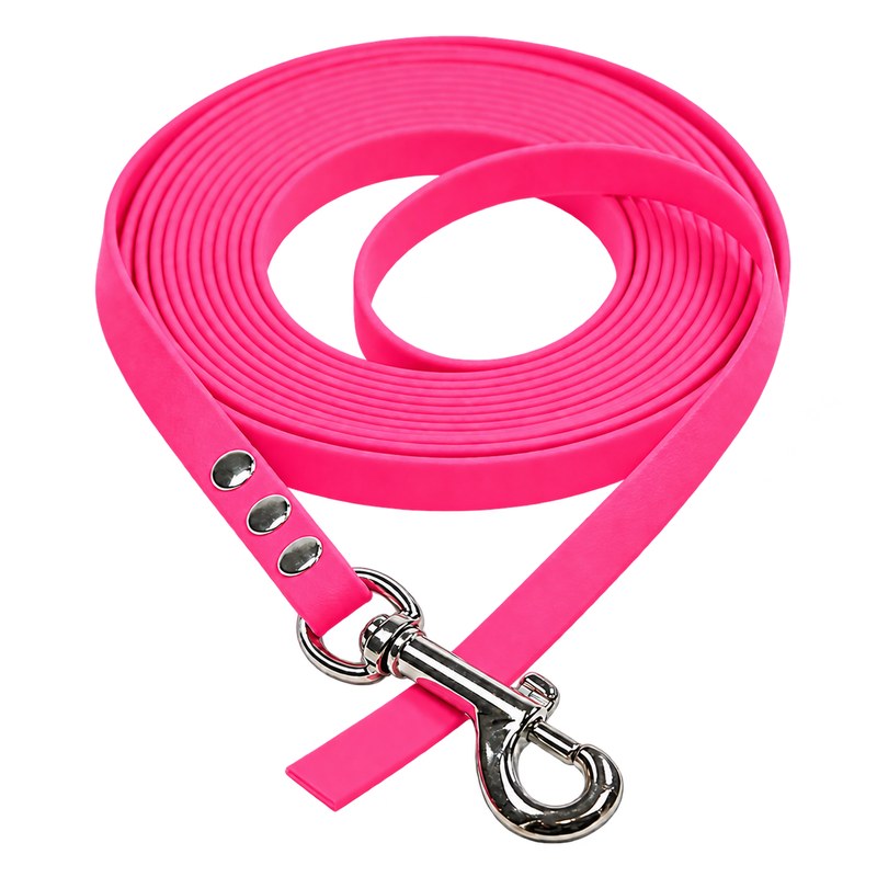 Biothane-Schleppleine ohne Handschlaufe in Neonpink, aufgerollt, mit Edelstahl-Karabiner und drei Nieten