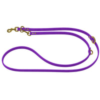 Verstellbare Verlängerungsleine aus Biothane in Lila, zwei Karabiner und O-Ringe in Messing