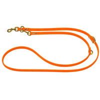 Verstellbare Verlängerungsleine aus Biothane in Mandarine, zwei Karabiner und O-Ringe in Messing