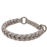 Geflochtenes Fettleder-Halsband Braidy in Grau mit Zugstopp-Riemen, Ösen und Ringen in Chrom