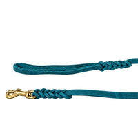Detail: Handschlaufe und Messing-Karabiner mit geflochtenen Übergängen an der Schleppleine in Türkis