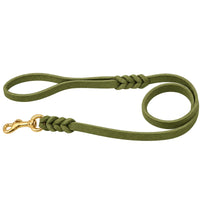 Fettlederleine mit Handschlaufe in Oliv, Messing-Karabiner und geflochtene Verbindungen