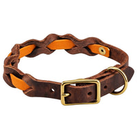 Halsband „Braidy Farbrausch“ in Mandarine, geflochten mit dunkelbraunem Fettleder, Schnalle und D-Ring aus Messing