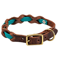 Halsband „Braidy Farbrausch“ in Türkis, geflochten mit dunkelbraunem Fettleder, Schnalle und D-Ring aus Messing