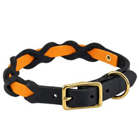 Halsband „Braidy Farbrausch“ in Mandarine, geflochten mit schwarzem Fettleder, Schnalle und D-Ring aus Messing