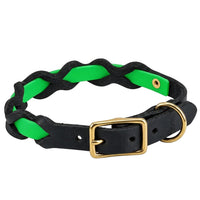Halsband „Braidy Farbrausch“ in Neon-grün, geflochten mit schwarzem Fettleder, Schnalle und D-Ring aus Messing