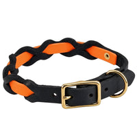 Halsband „Braidy Farbrausch“ in Neon-orange, geflochten mit schwarzem Fettleder, Schnalle und D-Ring aus Messing