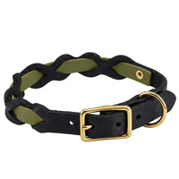Halsband „Braidy Farbrausch“ in Oliv, geflochten mit schwarzem Fettleder, Schnalle und D-Ring aus Messing