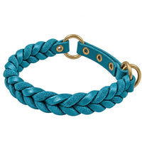 Geflochtenes Fettleder-Halsband Braidy in Türkis mit Zugstopp-Riemen, Ösen und Ringen in Messing