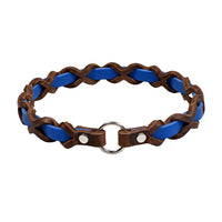 Halsband „Farbrausch light“ in Blau, geflochten mit dunkelbraunem Fettleder, Ring und Nieten in Chrom