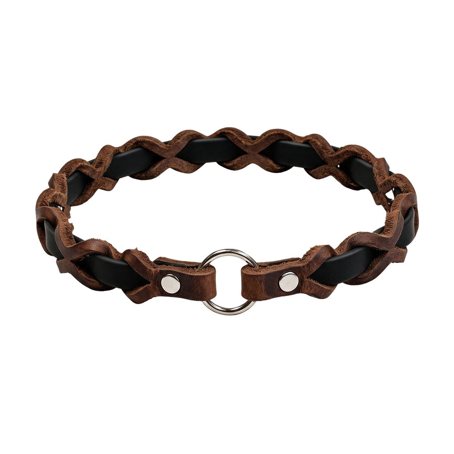 Halsband „Farbrausch light“ in Schwarz, geflochten mit dunkelbraunem Fettleder, Ring und Nieten in Chrom