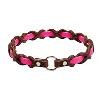 Halsband „Farbrausch light“ in Neon-pink, geflochten mit dunkelbraunem Fettleder (Beispielfoto mit Chrom-Beschlag)