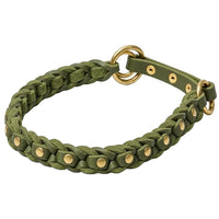 Geflochtenes Zugstopp-Halsband La Donna aus Fettleder in Oliv mit Nieten und Ringen aus Messing