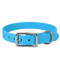 Biothane-Halsband in Azur mit rechteckiger Dornschnalle und D-Ring aus Chrom, Vorderansicht