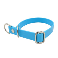 Biothane-Halsband in Azur mit Zugstopp, D-Ring und Gleitring aus Chrom, seitliche Ansicht