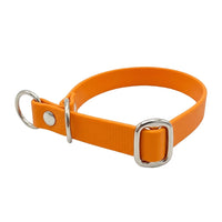 Biothane-Halsband in Mandarine mit Zugstopp, D-Ring und Gleitring aus Chrom, seitliche Ansicht