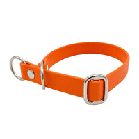 Biothane-Halsband in Neon-Orange mit Zugstopp, D-Ring und Gleitring aus Chrom, seitliche Ansicht
