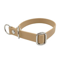 Biothane-Halsband in Tan mit Zugstopp, D-Ring und Gleitring aus Chrom, seitliche Ansicht