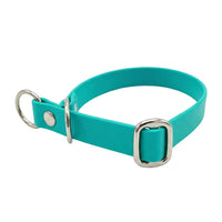 Biothane-Halsband in Türkis mit Zugstopp, D-Ring und Gleitring aus Chrom, seitliche Ansicht
