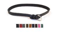 Farbübersicht leichtes Halsband aus Fettleder: Schwarz mit Chromring, darunter neun Lederfarben