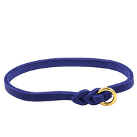Leichtes Halsband aus Fettleder in kräftigem Blau, geflochtener Abschluss mit Messingring