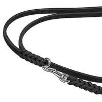 Detail: Karabiner im Chromring eingehängt, geflochtene Enden der Umhängeleine in Schwarz