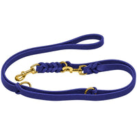Breite verstellbare Fettlederleine in kräftigem Blau, Karabiner und O-Ringe aus Messing